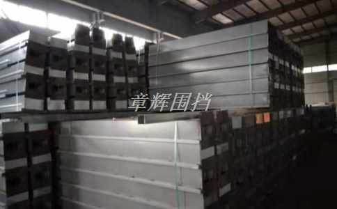 如何正確安裝金屬圍擋的橫擔和縱梁？（金屬圍擋橫擔和縱梁的安裝方法）