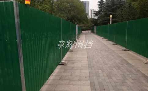 如何在清洗金屬圍擋時避免對周邊環(huán)境造成污染？（金屬圍擋清洗環(huán)保措施）